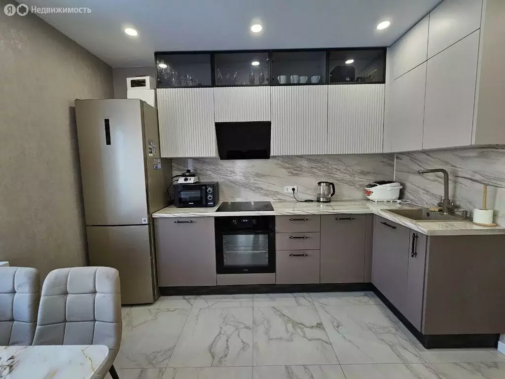 3-комнатная квартира: Киров, улица Дмитрия Козулева, 6 (64.2 м) - Фото 1