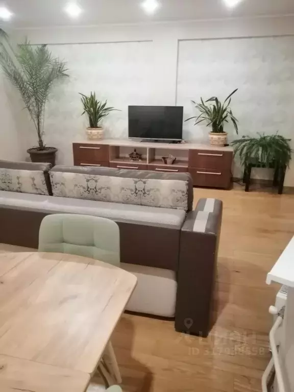 2-к кв. Красноярский край, Красноярск Свободный просп., 72А (70.4 м) - Фото 0