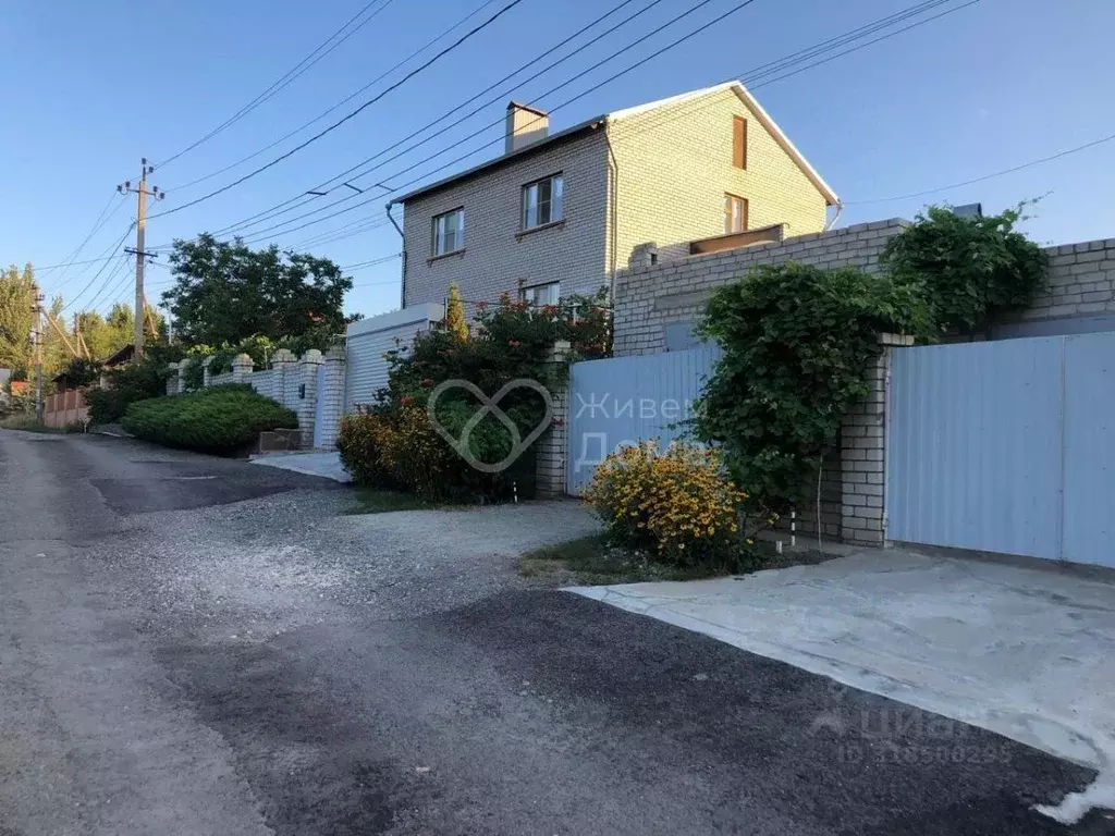 Дом в Волгоградская область, Городище рп ул. Фрунзе (246 м) - Фото 0