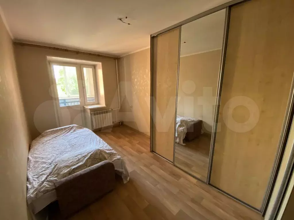 Комната 35 м в 3-к., 3/5 эт. - Фото 0