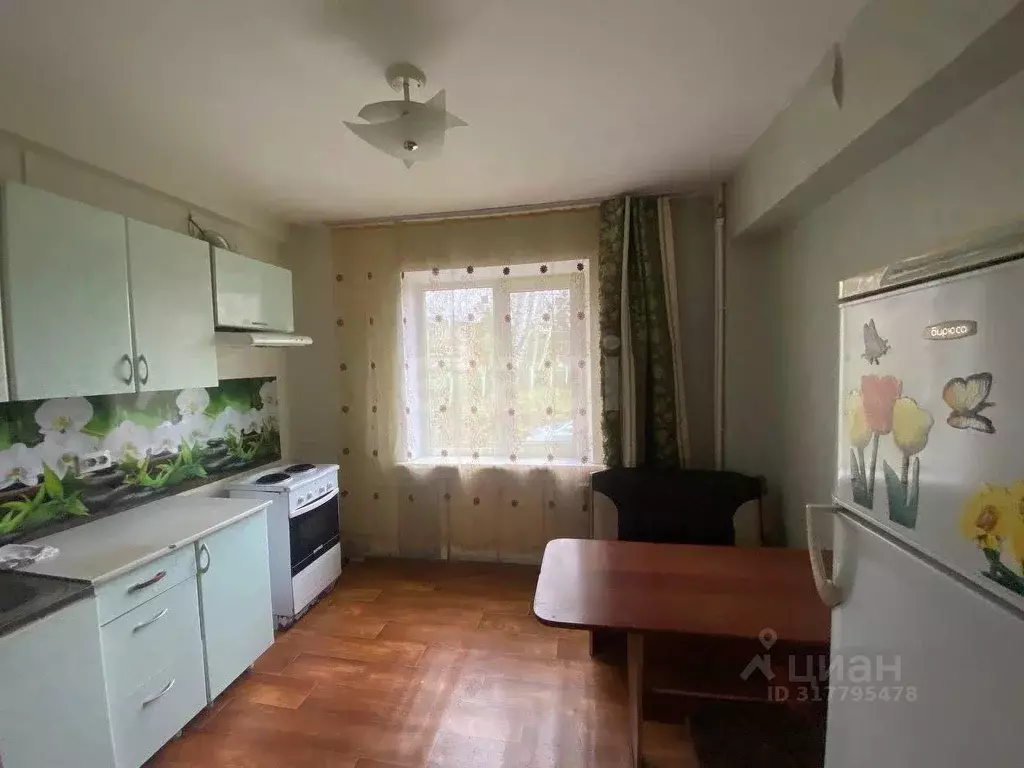 3-к кв. Кемеровская область, Юрга ул. Машиностроителей, 47Б (65.0 м) - Фото 0