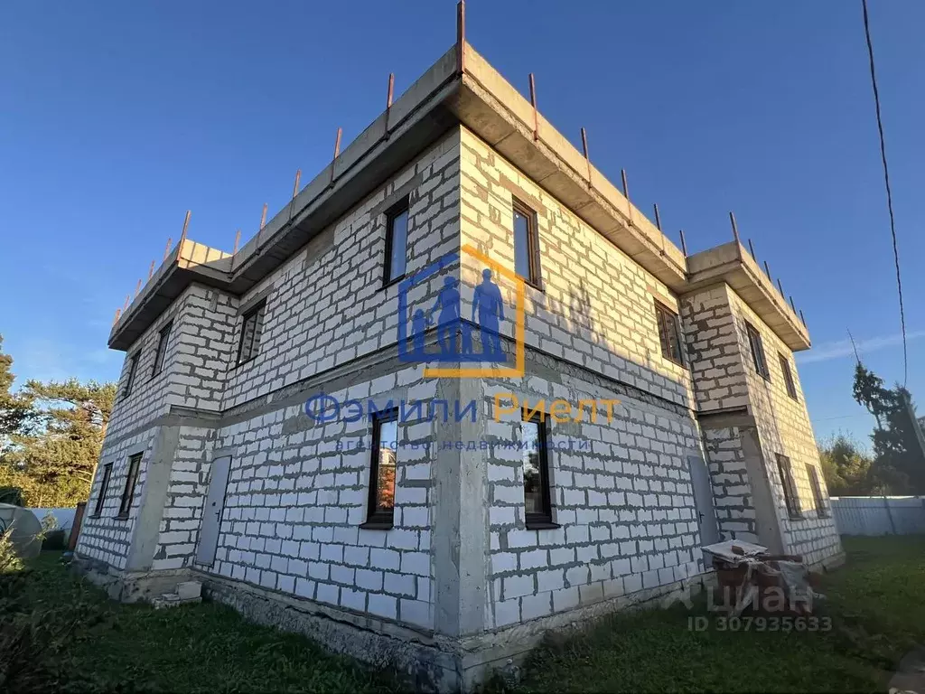 Дом в Калужская область, с. Совхоз Боровский ул. Заречная, 52 (272 м) - Фото 0