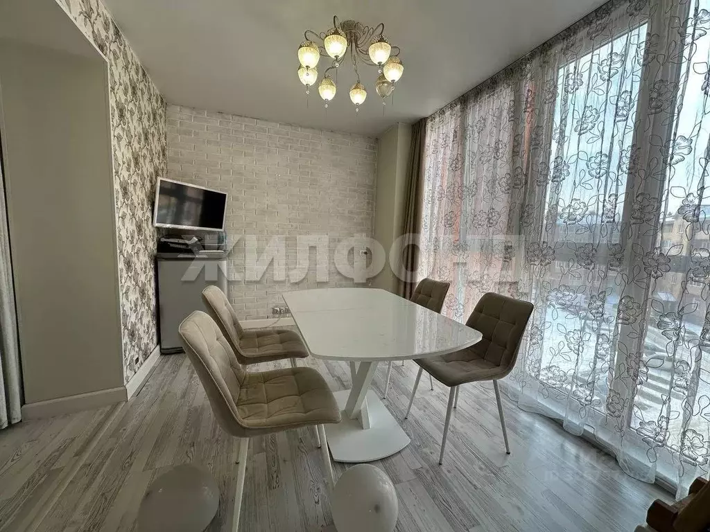 2-к кв. Хакасия, Абакан просп. Дружбы Народов, 43А (67.0 м) - Фото 1