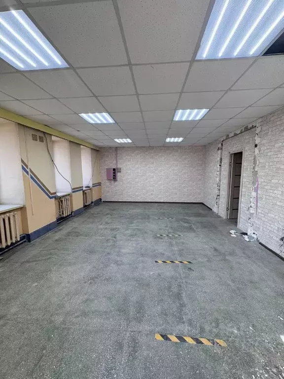 Помещение свободного назначения в Калужская область, Калуга ул. ... - Фото 1