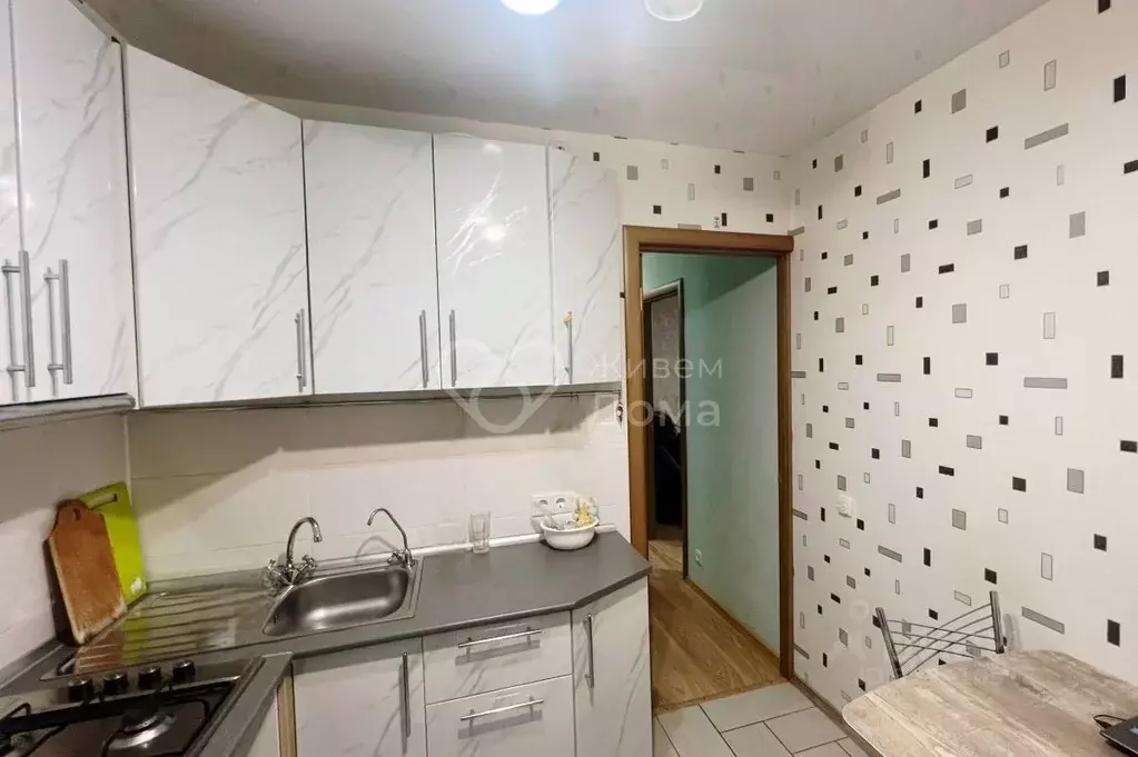 2-к кв. Волгоградская область, Волгоград ул. 7-й Гвардейской, 16 (44.0 ... - Фото 0