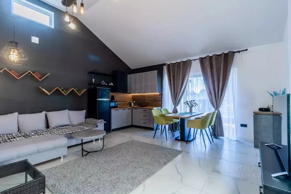 Дом в Калининградская область, Гурьевский муниципальный округ, пос. ... - Фото 1