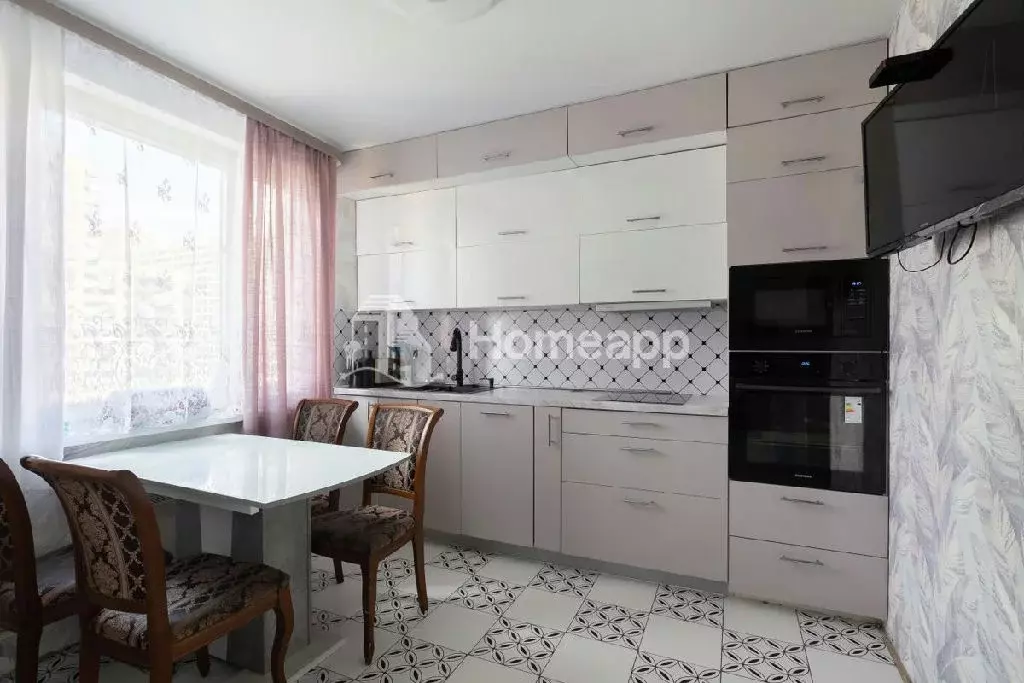 Продается 3-комнатная квартира - Фото 1