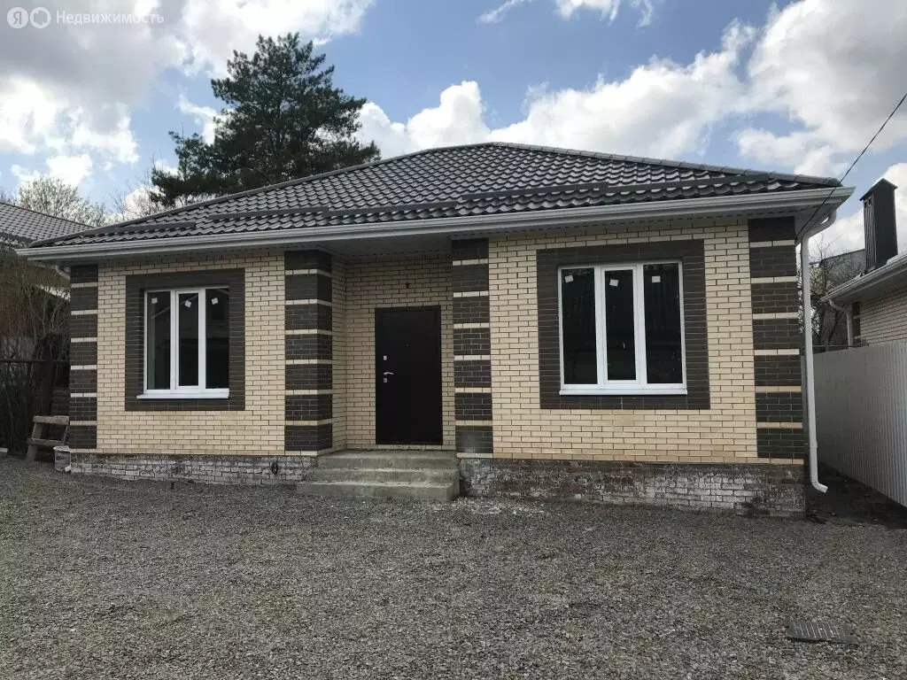 Дом в Ростов-на-Дону, Особенная улица (100 м) - Фото 0