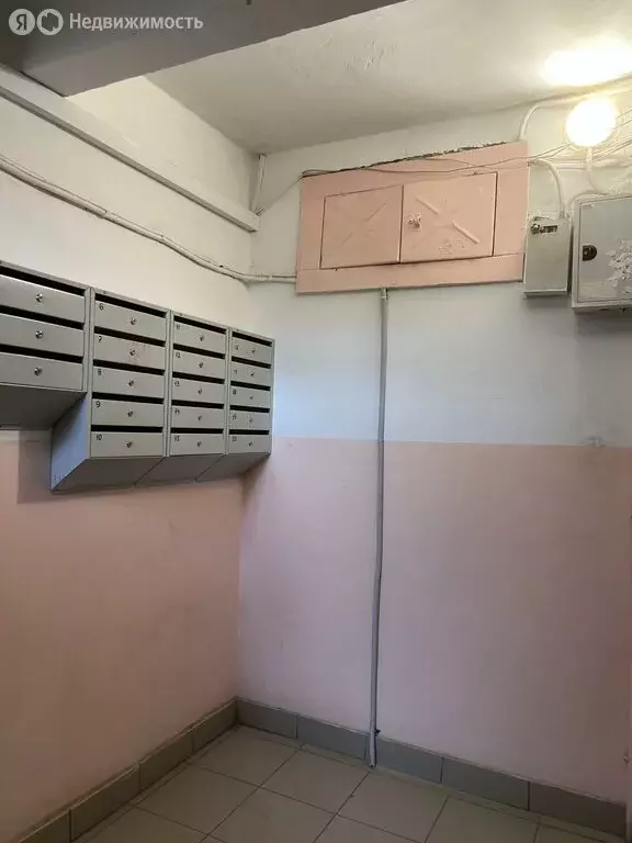 3-комнатная квартира: Омск, улица Химиков, 46 (49 м) - Фото 2