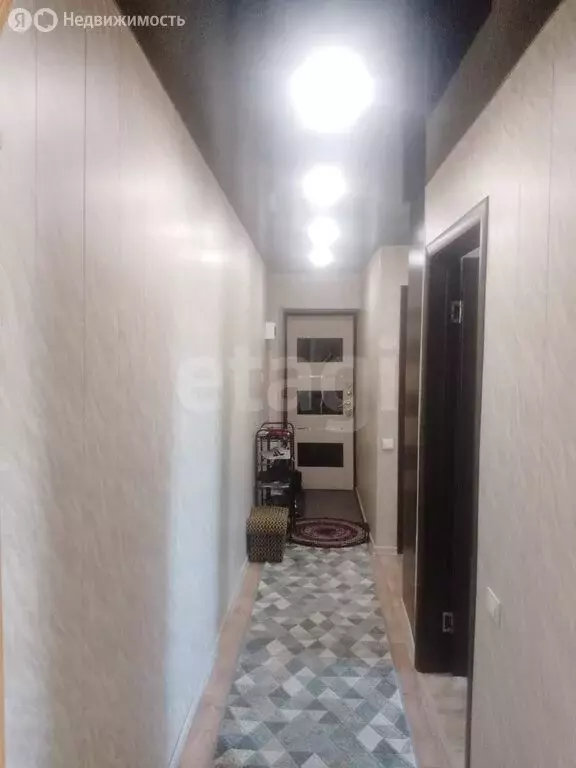 3-комнатная квартира: село Уйское, улица Островского, 32 (61.4 м) - Фото 1