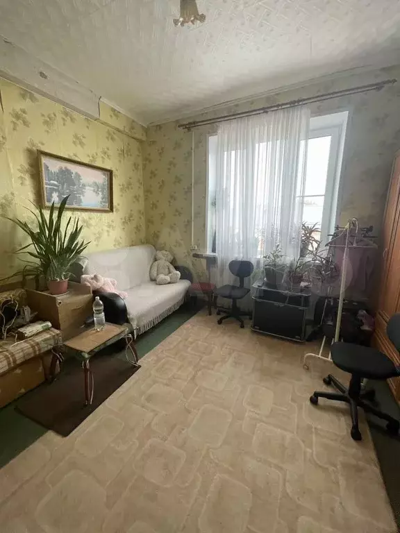 Комната 17 м в 4-к., 4/4 эт. - Фото 0