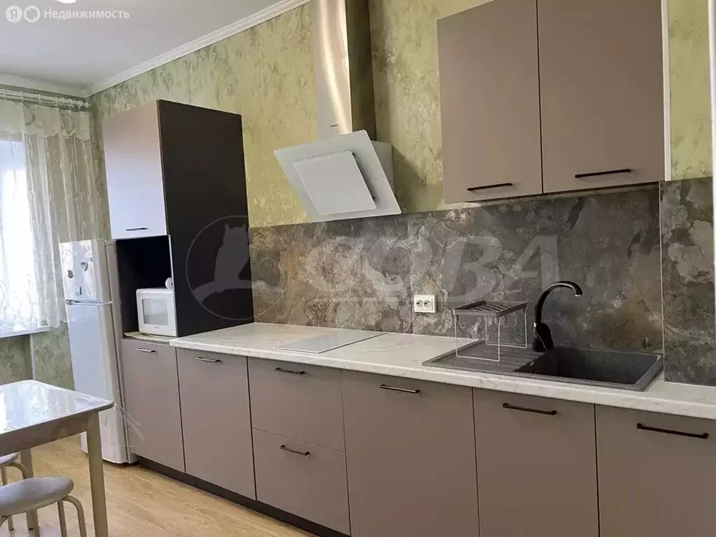 1-комнатная квартира: Тюмень, улица Куйбышева, 25к1 (41.5 м) - Фото 1