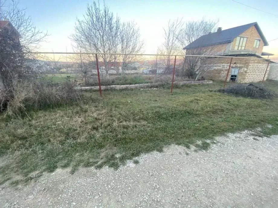 Участок в Крым, Симферопольский район, Добровское с/пос, с. Пионерское ... - Фото 2