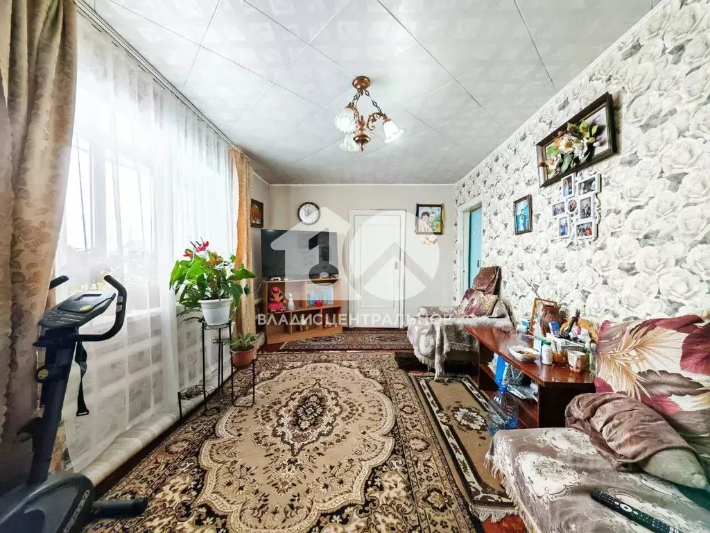 Дом в Новосибирская область, Искитимский район, с. Улыбино ул. ... - Фото 1