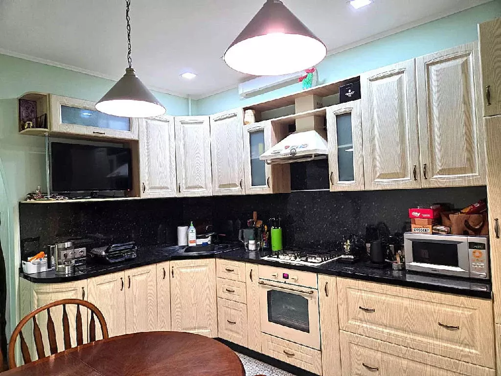 Продается 2-комнатная квартира - Фото 1