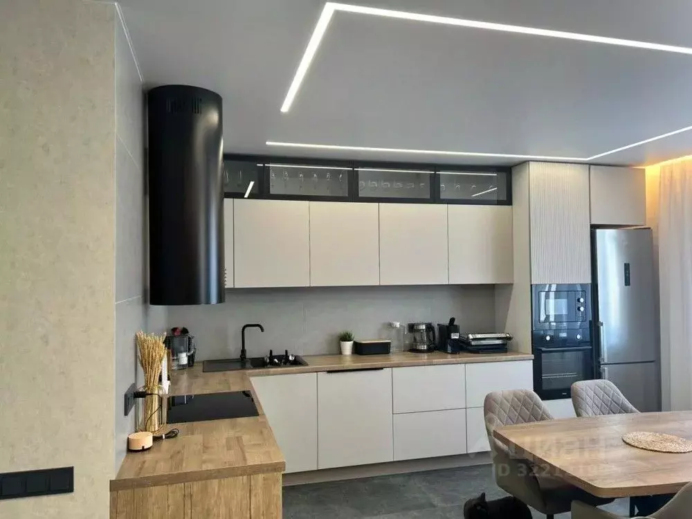 3-к кв. Омская область, Омск Взлетная ул., 9А (90.0 м) - Фото 1