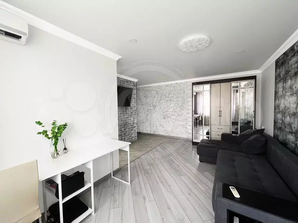 2-к. квартира, 45 м, 5/5 эт. - Фото 0