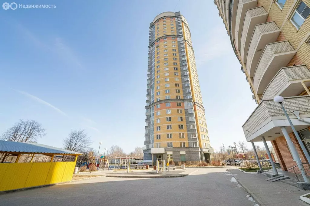 1-комнатная квартира: Екатеринбург, улица Раевского, 4 (49.3 м) - Фото 2