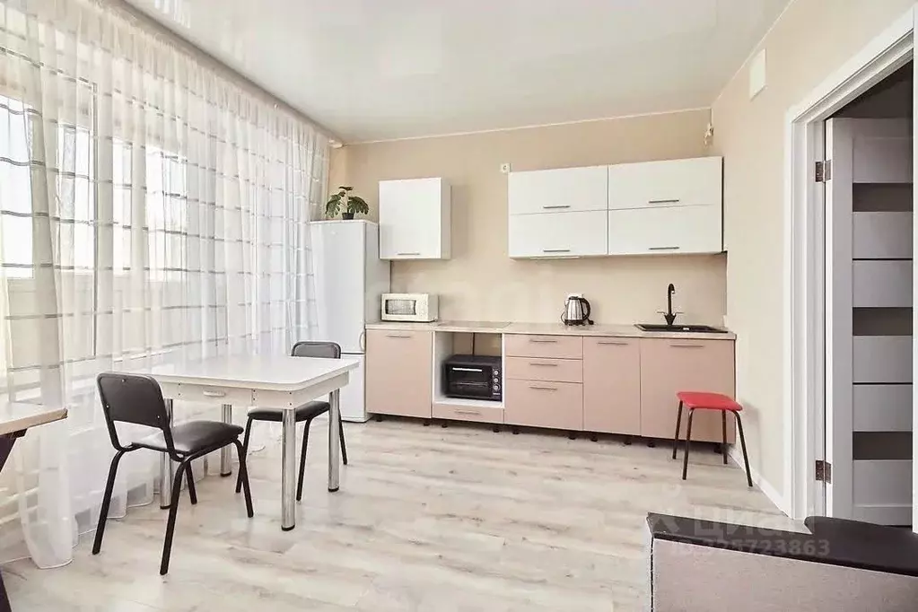 Студия Тюменская область, Тюмень ул. Фармана Салманова, 10 (25.0 м) - Фото 1