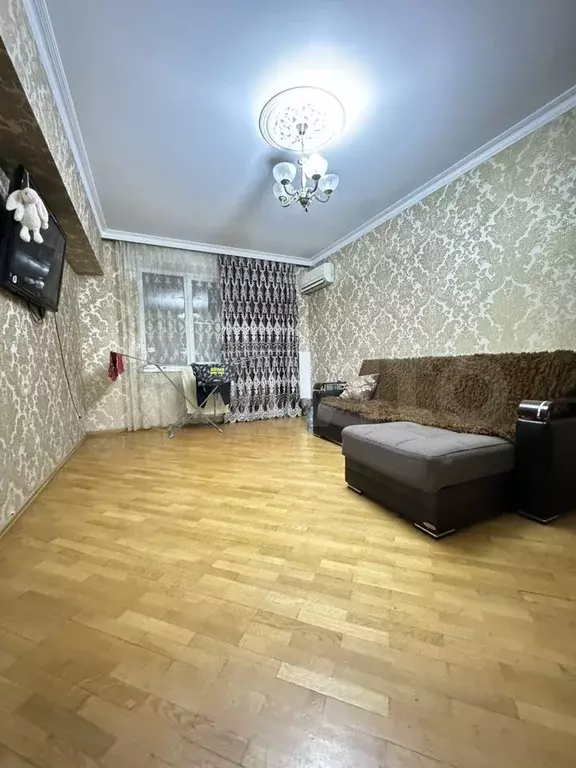 2-к. квартира, 60 м, 1/6 эт. - Фото 1