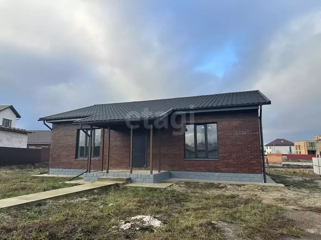 Дом в Брянская область, Брянский район, Отрадненское с/пос, с. ... - Фото 1