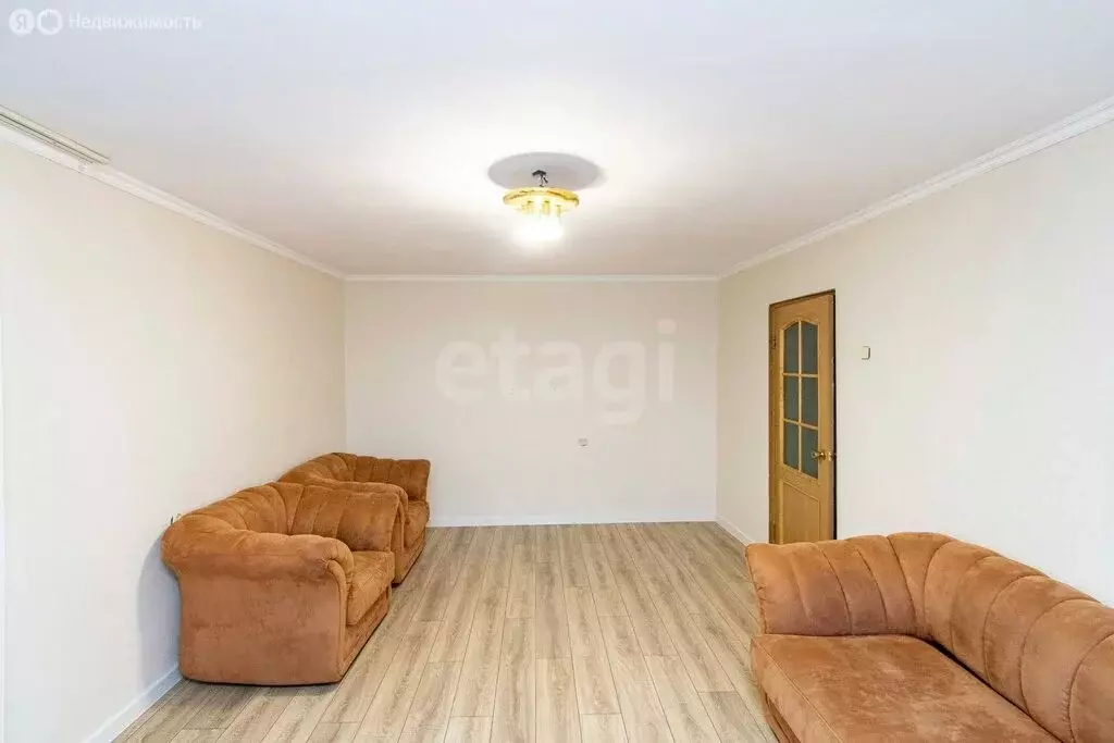 3-комнатная квартира: Тюмень, улица 50 лет Октября, 34 (58.6 м) - Фото 2