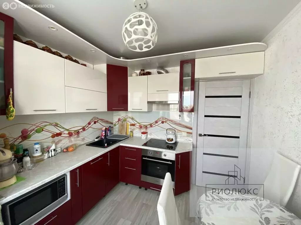 3-комнатная квартира: Магнитогорск, улица Зелёный Лог, 27 (63.3 м) - Фото 1