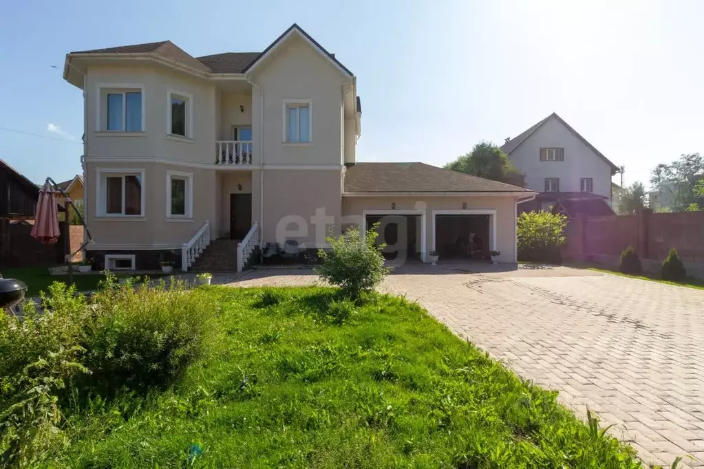 Дом в Красноярский край, Красноярск ул. Аксеновского, 26 (326 м) - Фото 1