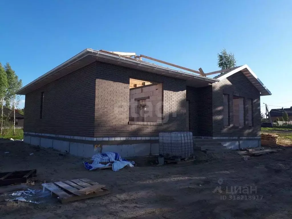 Дом в Брянская область, Брянский район, Отрадненское с/пос, с. ... - Фото 1