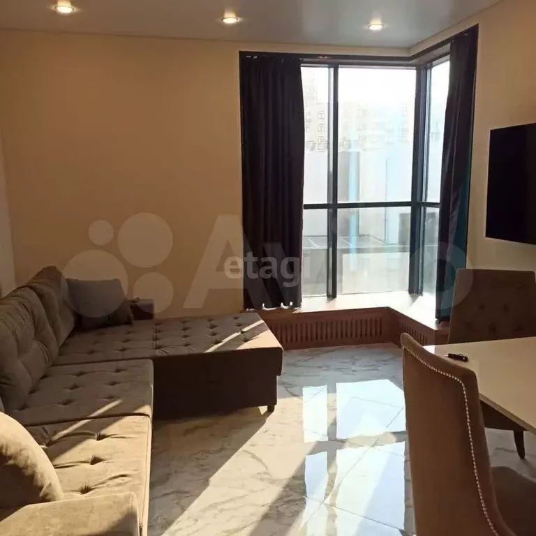 2-к. квартира, 90 м, 8/19 эт. - Фото 1