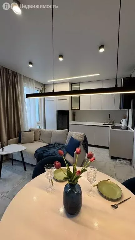 2-комнатная квартира: Тюмень, Новгородская улица, 1 (55.1 м) - Фото 2