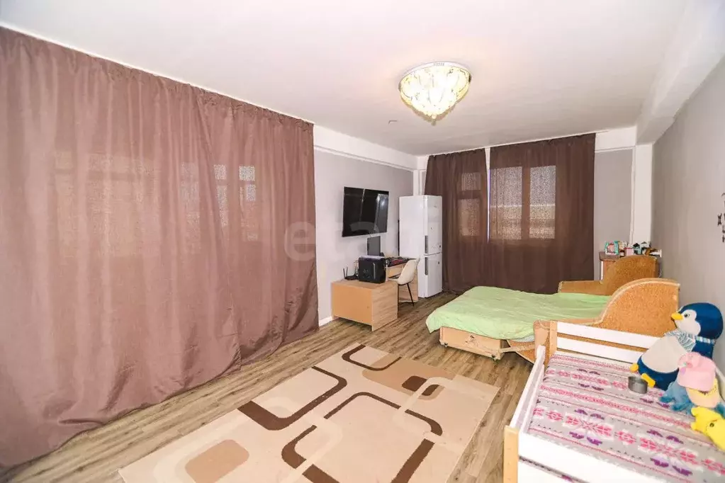5-к кв. Ханты-Мансийский АО, Сургут ул. Генерала Иванова, 7 (134.0 м) - Фото 0