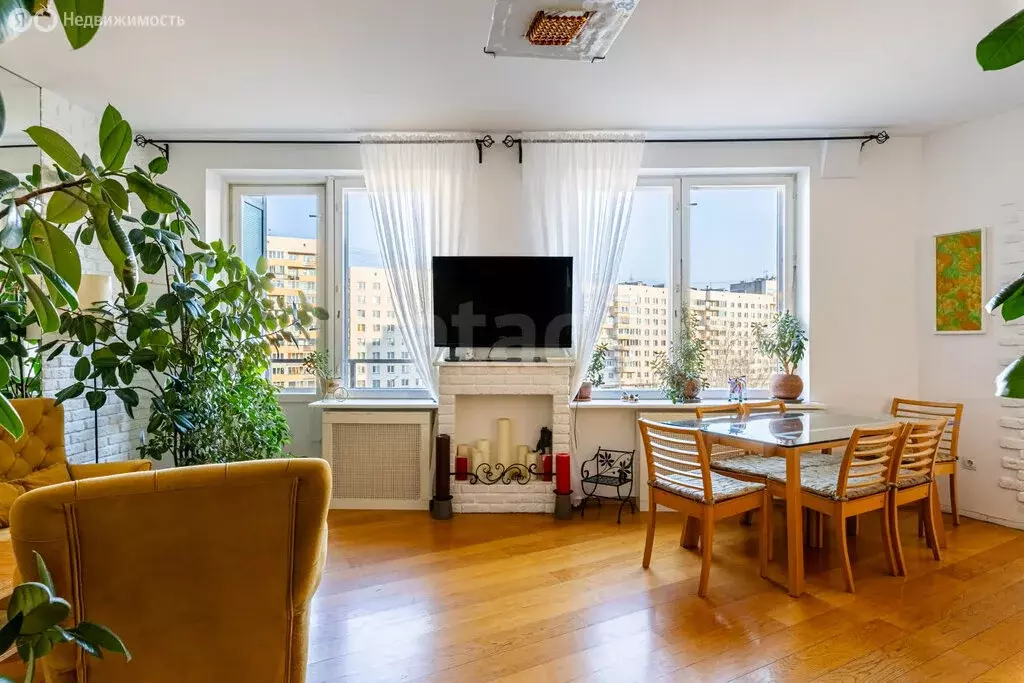 3-комнатная квартира: Санкт-Петербург, улица Одоевского, 28 (96 м) - Фото 1