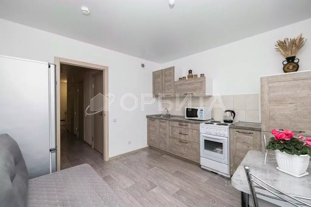 2-к кв. Тюменская область, Тюмень ул. Республики, 204к14 (61.0 м) - Фото 1