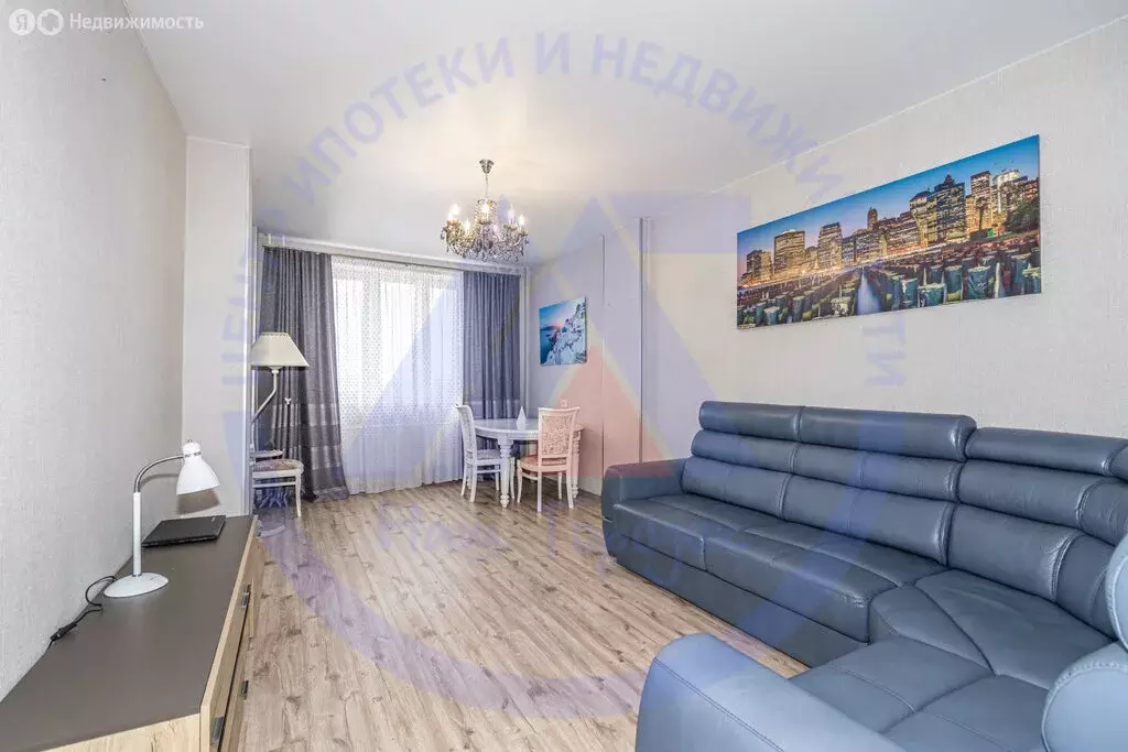 2-комнатная квартира: Курган, улица Кирова, 119Б (80 м) - Фото 1