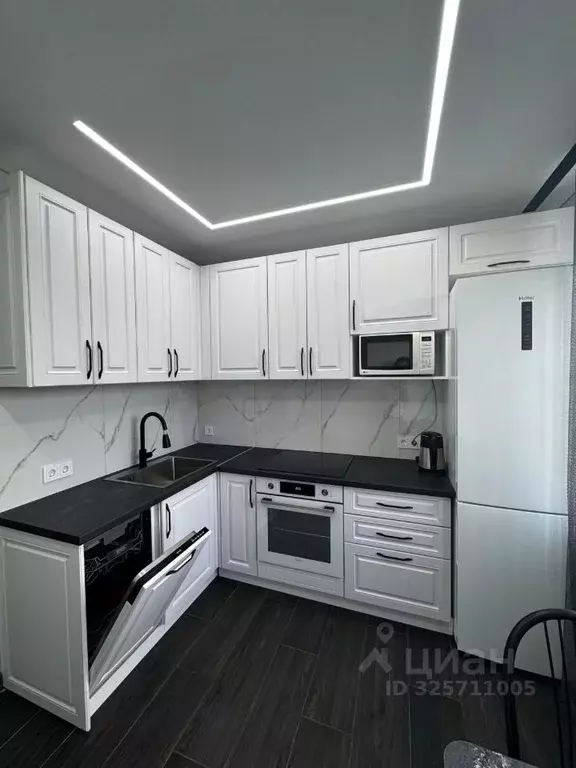 2-к кв. Белгородская область, Старый Оскол Восточный мкр, 14 (54.0 м) - Фото 1