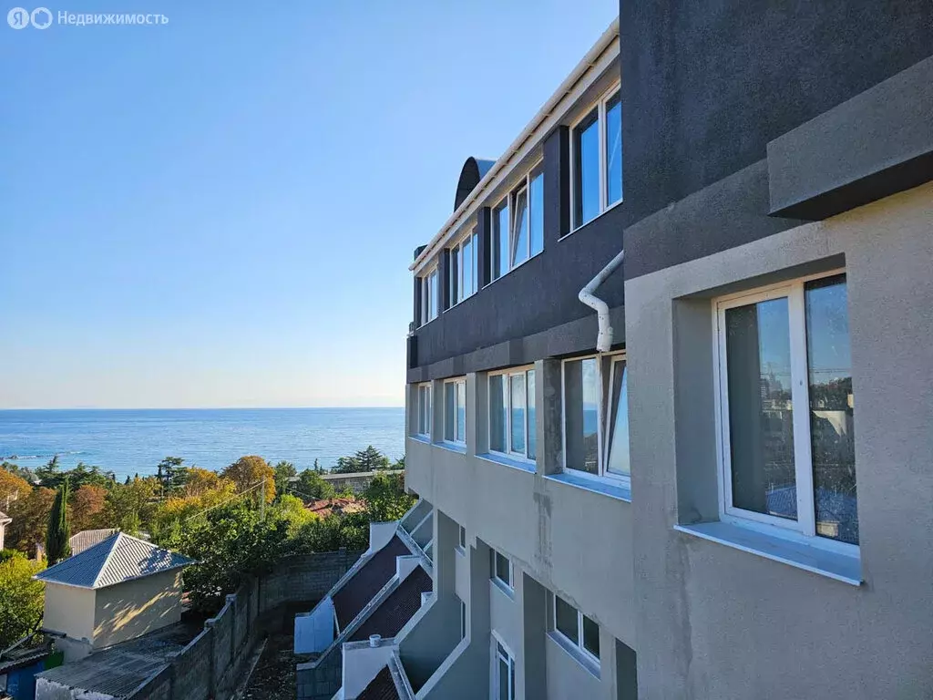 1-комнатная квартира: Алушта, улица Володарского, 9 (57.7 м) - Фото 1