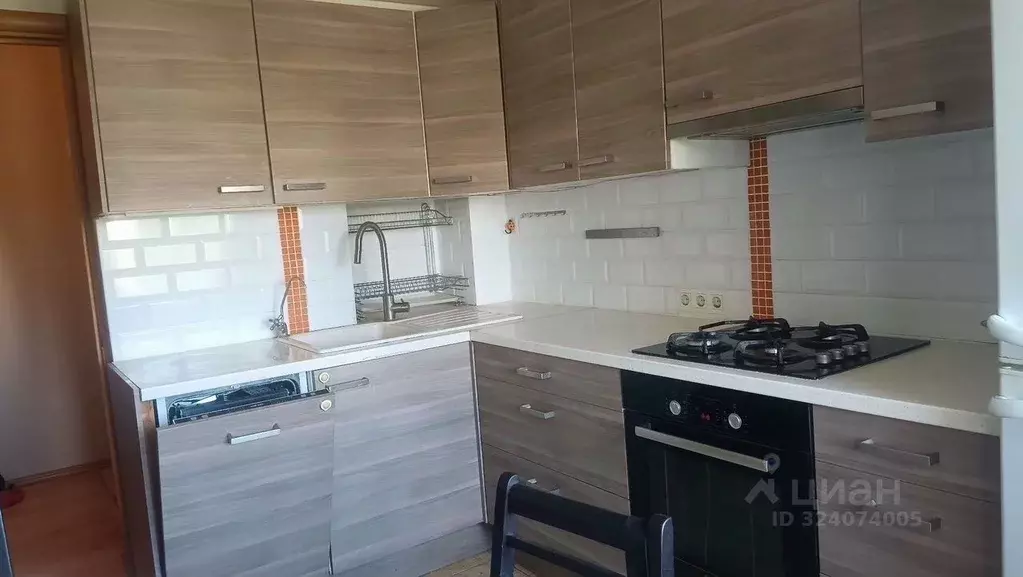 4-к кв. Белгородская область, Белгород ул. Губкина, 41 (82.1 м) - Фото 1