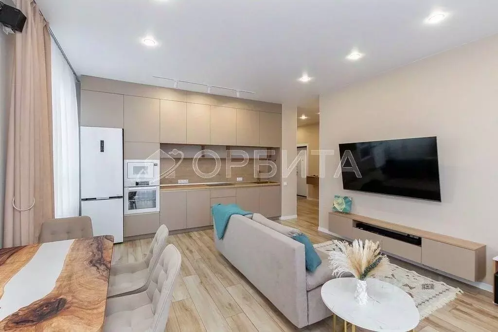 2-к кв. Тюменская область, Тюмень ул. Евгения Войнова, 7 (74.2 м) - Фото 1