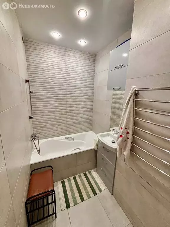 2-комнатная квартира: Пермь, Уинская улица, 41 (65.7 м) - Фото 0