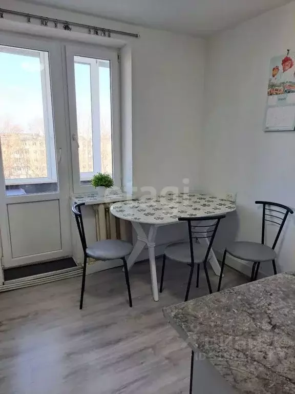3-к кв. Крым, Красногвардейское пгт ул. 50 лет Октября (70.6 м) - Фото 1