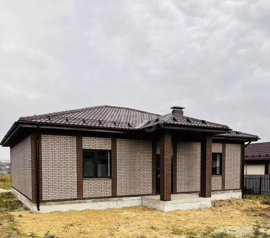 Дом в Курская область, Курский район, Моковский сельсовет, д. 1-я ... - Фото 1