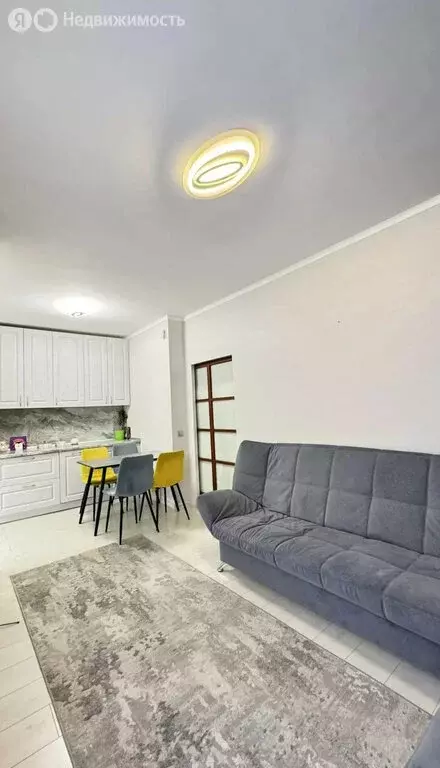 2-комнатная квартира: Астрахань, Автомобильная улица, 6 (54 м) - Фото 2