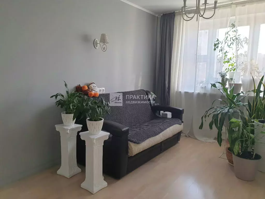 Продается 3-комнатная квартира - Фото 1