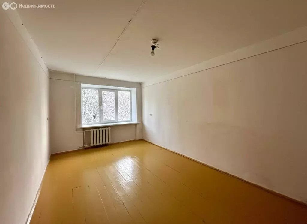 3-комнатная квартира: Гай, улица Ленина, 56 (62 м) - Фото 1