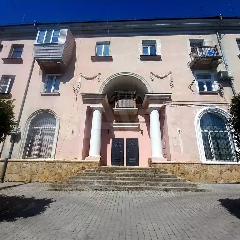 Комната 25 м в 4-к., 3/3 эт. - Фото 0