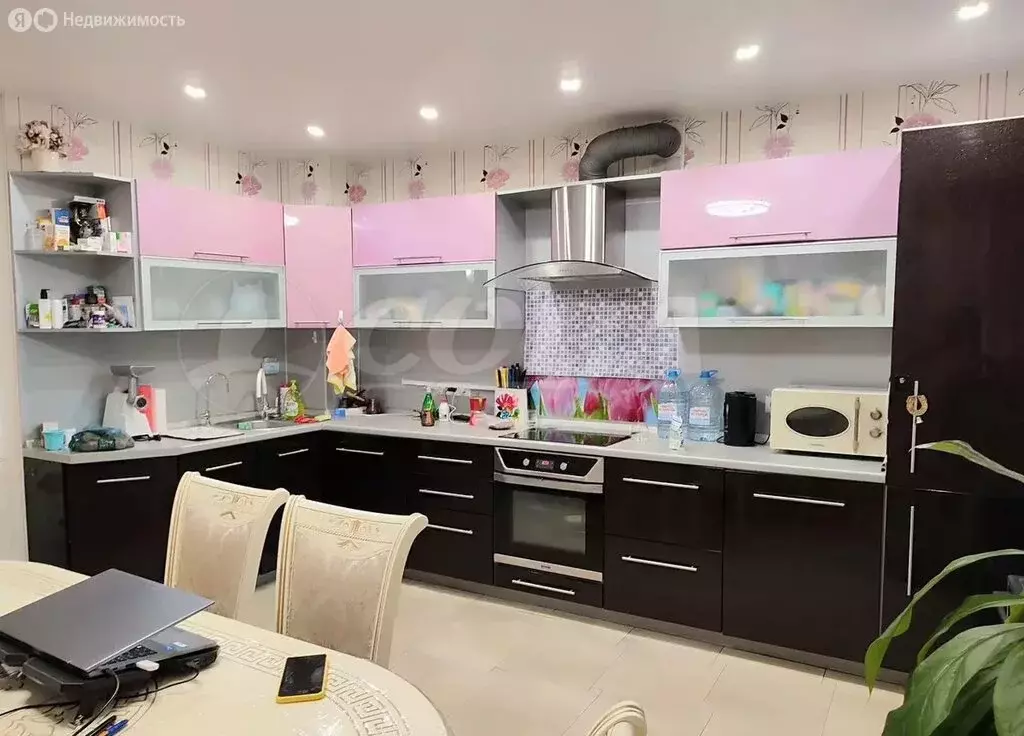 2-комнатная квартира: Тюмень, улица Василия Гольцова, 10 (69.6 м) - Фото 2