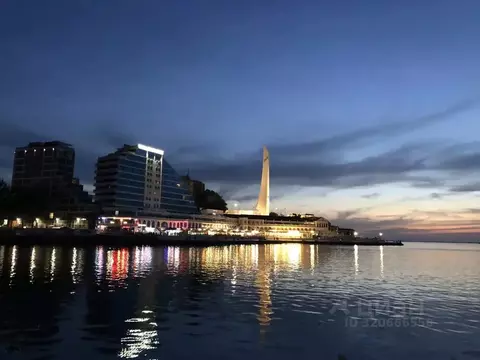 2-к кв. Севастополь наб. Адмирала Перелешина, 1 (96.0 м)