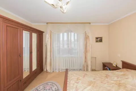 4-к кв. Тюменская область, Тюмень 6-й мкр, ул. Валерии Гнаровской, 7 ...