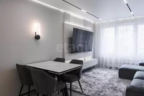 2-к кв. Тюменская область, Тюмень ул. 50 лет Октября, 57Бк2 (70.0 м)